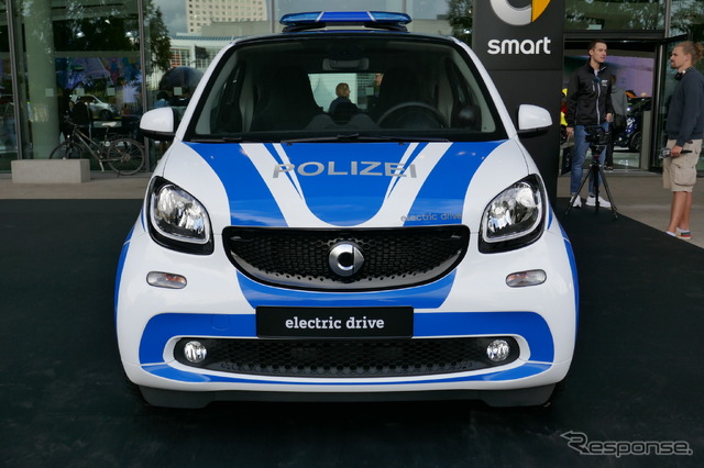 警察車両コンセプトモデル(スマート・フォーツー)