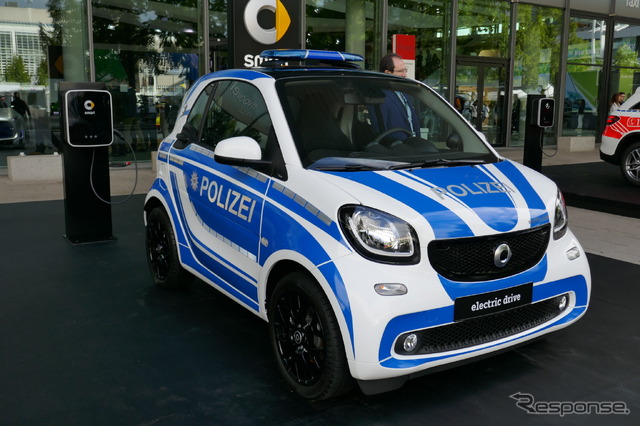 警察車両コンセプトモデル(スマート・フォーツー)