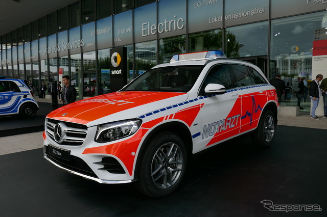レスキュー車両(メルセデスベンツ・GLC350e)