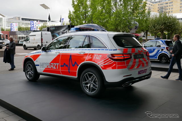 レスキュー車両(メルセデスベンツ・GLC350e)