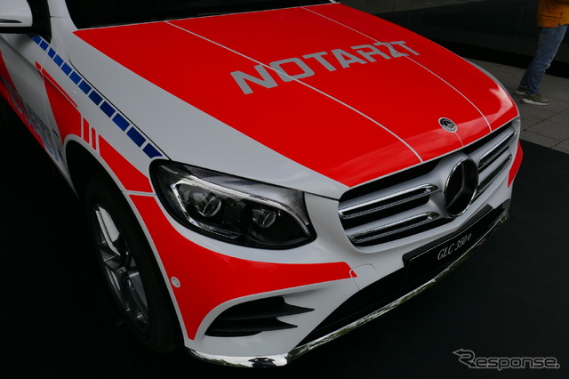 レスキュー車両(メルセデスベンツ・GLC350e)