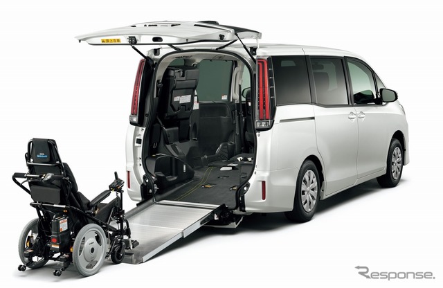 トヨタ ノア ウェルキャブ 車いす仕様車 タイプIII(電動ウェルチェア+ワンタッチ固定仕様)