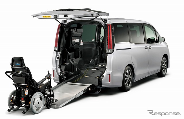 トヨタ エスクァイア ウェルキャブ 車いす仕様車 タイプIII(電動ウェルチェア+ワンタッチ固定仕様)
