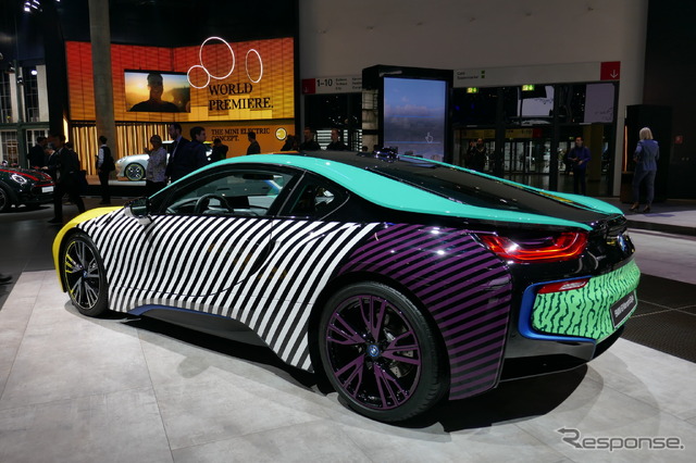 BMW i8 メンフィス・スタイル(フランクフルトモーターショー2017)