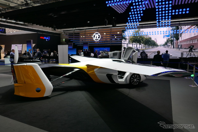 AeroMobil(フランクフルトモーターショー2017)