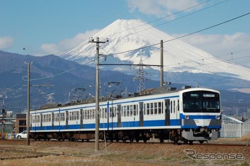 多摩川線の電車が伊豆箱根鉄道の電車（写真）と同じ色になる。