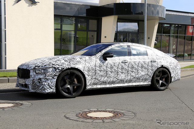 メルセデス AMG GT 4ドアモデル スクープ写真