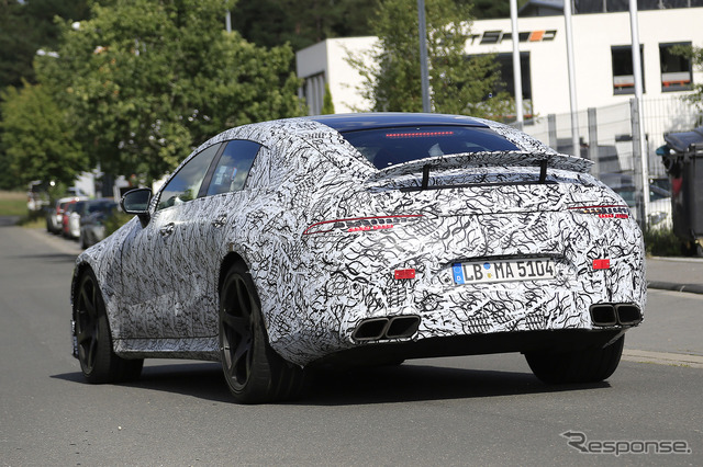 メルセデス AMG GT 4ドアモデル スクープ写真