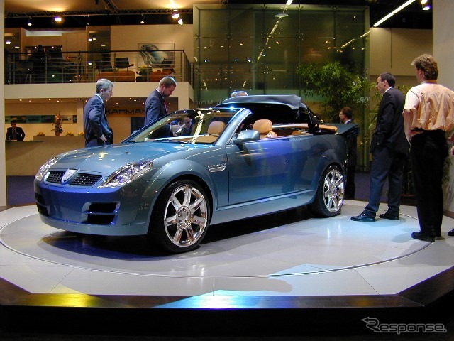 【フランクフルトショー2001速報】これが究極の開閉ルーフ、カルマン『トランスフォーマー』