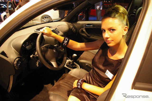 【フランクフルトモーターショー07】ラテン美女が何人も…コンパニオン写真蔵