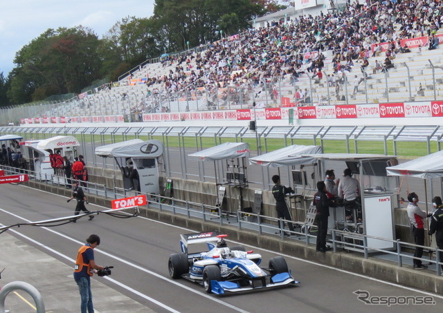 予選5位の#18 可夢偉。
