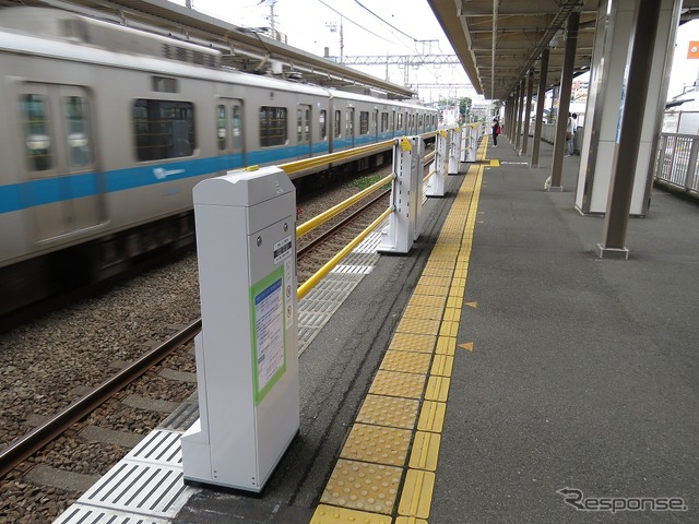 愛甲石田駅の上り線ホームに3両分だけ設置。8両編成と10両編成の列車が停車した際、8両編成は後方1両、10両編成は後方3両がホームドアにかかる。