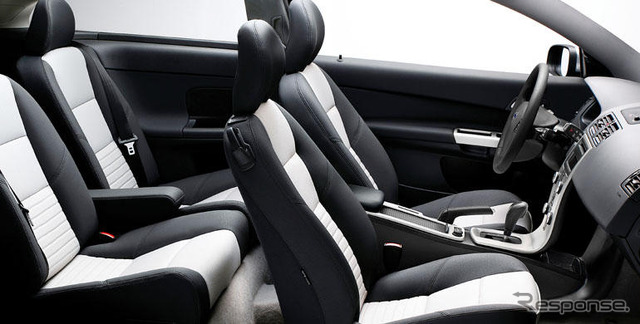 【ボルボ C30 登場】選ぶ楽しみの多いモデル