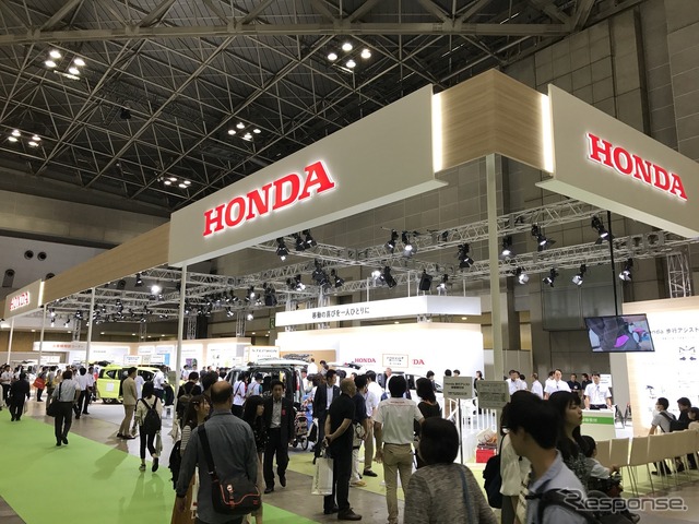 ホンダ歩行アシストを体験(福祉機器展2017)