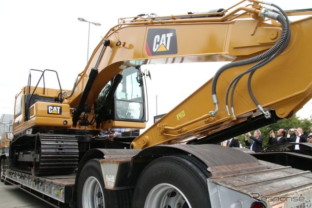 Cat320シリーズ発表セレモニー