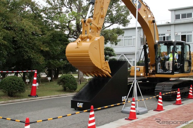 Cat320シリーズ発表セレモニー