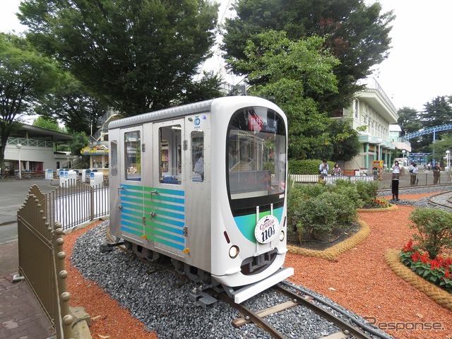 配置車両は4両。いずれも西武鉄道の電車をモチーフにデザインされた。写真は「30000系タイプ」。