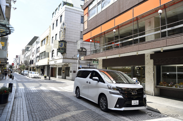 横浜・元町に到着