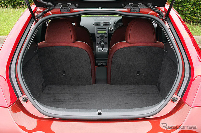 【ボルボ C30 登場】多彩なパッケージング