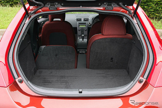 【ボルボ C30 登場】多彩なパッケージング