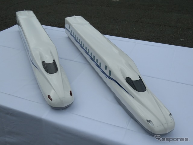 N700A（左）とN700S（右）の模型。