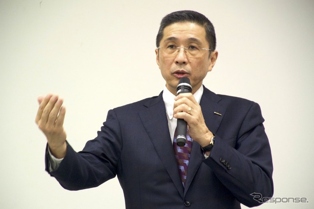 無資格審査についての会見に臨む日産の西川社長（10月2日）。
