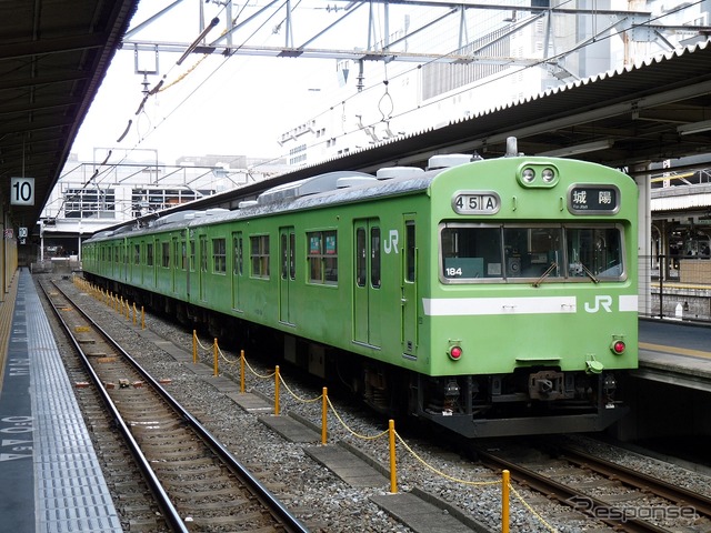 103系は大阪環状線からは引退したが、乗れる路線はまだある。写真は奈良線の103系。