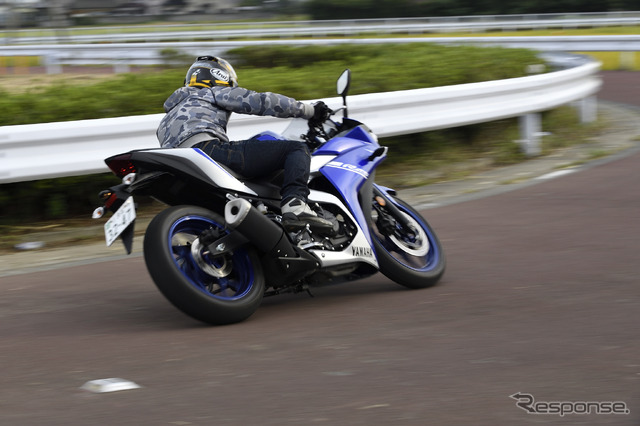 ヤマハ YZF-R25/ABS