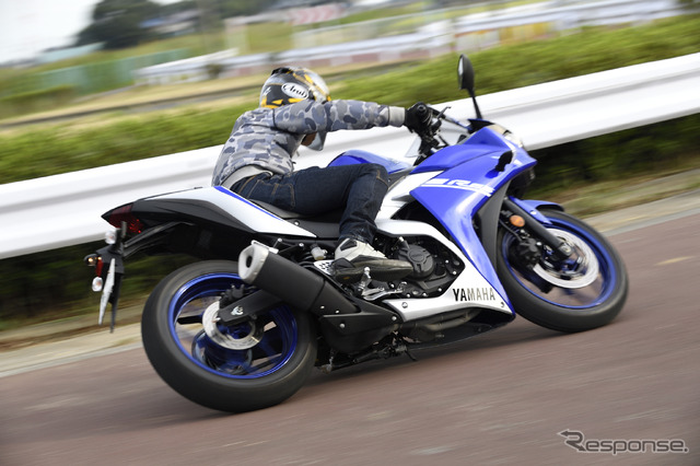 ヤマハ YZF-R25/ABS