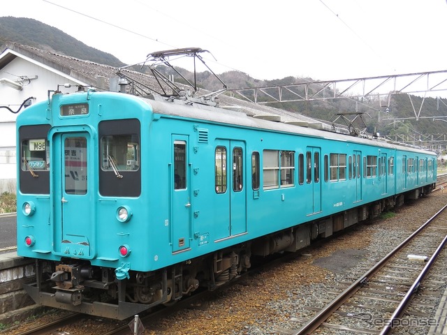 和歌山線の普通列車。2018年春から高田～五条間でICカードを利用できるようになる。