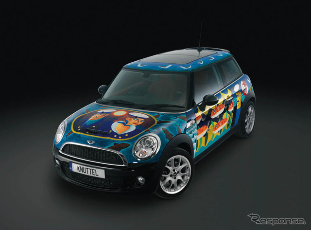 アーティスト、グラハム・ナッテルが MINI の精神を表現