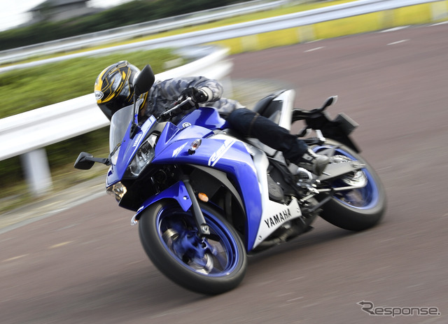 ヤマハ YZF-R25/ABS