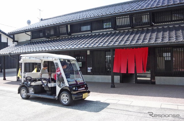 石川県輪島市でおこなわれている電動ゴルフカートを用いた自動運転の実証実験「WA-MO（ワーモ）」。