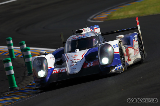2014／2014WECドライバーズ部門とマニュファクチャラーズ部門二冠獲得の「TS040#8」（展示車両はレプリカ）
