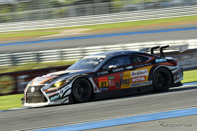 GT300クラスは#51 JMS P.MU LMcorsa RC F GT3（中山雄一&坪井翔)