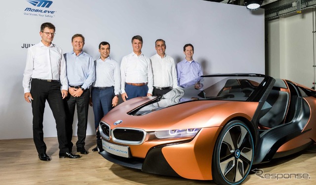 自動運転車の分野での提携を発表したBMW、インテル、モービルアイの3社首脳(2017年6月)