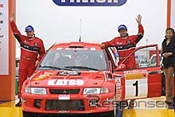国際格式の北海道ラリーは“元・夫婦”コンビの『ランエボ』が総合優勝