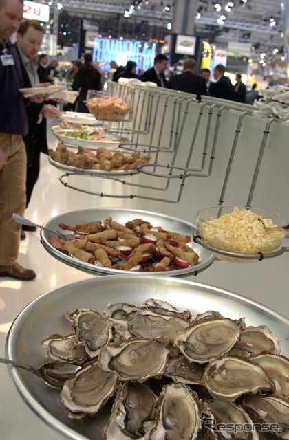 【フランクフルトショー2001続報】サーブの食事に見る「量より質」