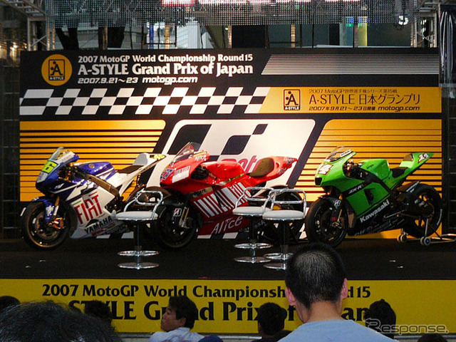 【MotoGP】新宿にライダー10人が集まる