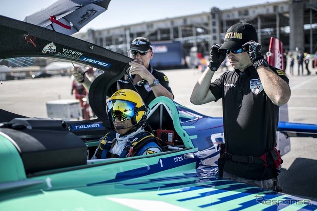 フリープラクティスに臨む室屋選手(写真:RedBull提供)