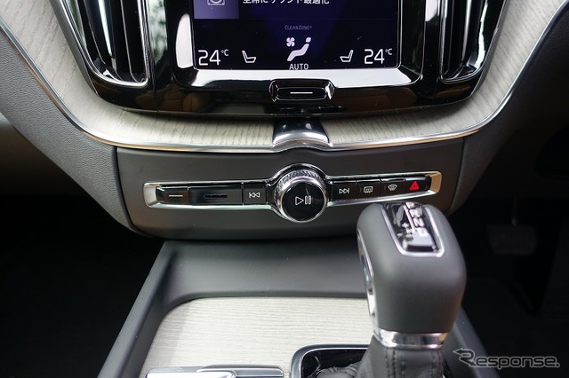 ボルボ XC60 T5 Inscription