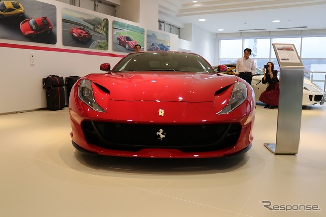 フェラーリ812スーパーファスト(オートスペチアーレ)