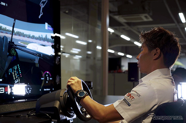 グランツーリスモSPORTの開発でトヨタTS050ハイブリッドのセッティングに参画した小林可夢偉選手