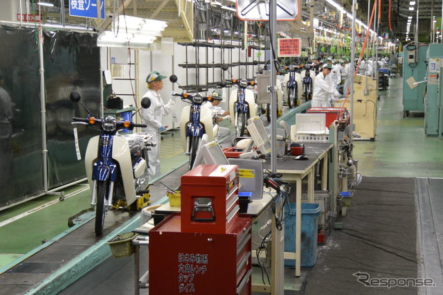 新型スーパーカブを生産する熊本製作所
