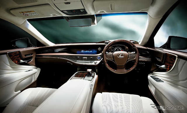 LS500h “version L”