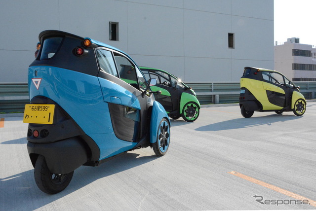 公道体験試乗に使われるi-ROAD。ミニカー登録された1人乗りと、軽自動車登録された2人乗りの2種類がある。後部座席以外の仕様はどちらも同じ