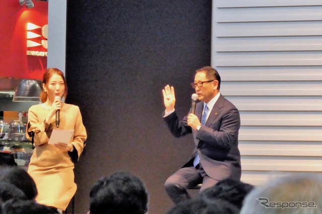トヨタ・ジャパンタクシーの出発式