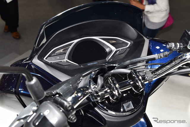ホンダ PCX ハイブリッド(東京モーターショー2017)