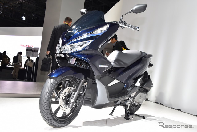 ホンダ PCX ハイブリッド(東京モーターショー2017)