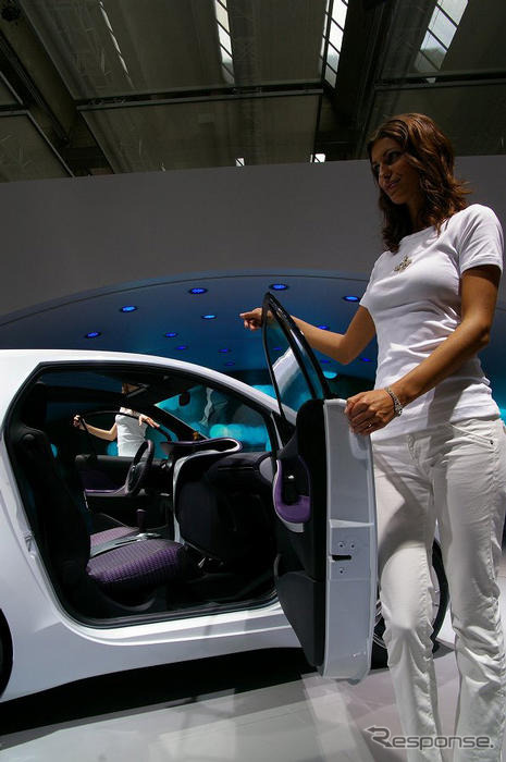 【フランクフルトモーターショー07】トヨタ iQ コンセプト&ブース写真蔵